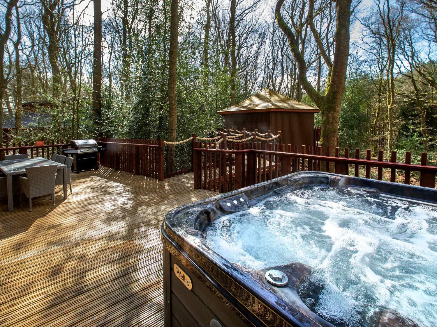 Delamere Forest Cabins - Forest Holidays Mouldsworth エクステリア 写真